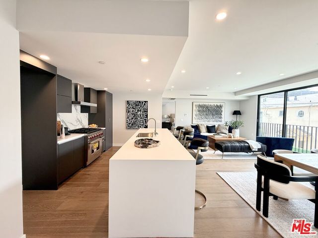 1017 N Croft Avenue # 203, Los Angeles