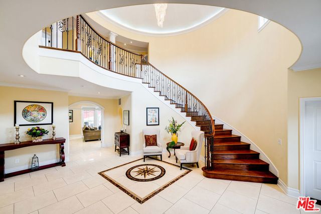 5966 Abernathy Drive, Los Angeles