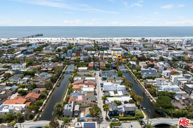 2615 Beach Avenue, Venice