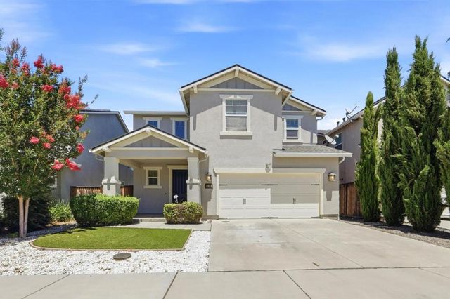290 Heartland Drive, Hollister