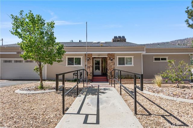 1211 Rivera, Wrightwood