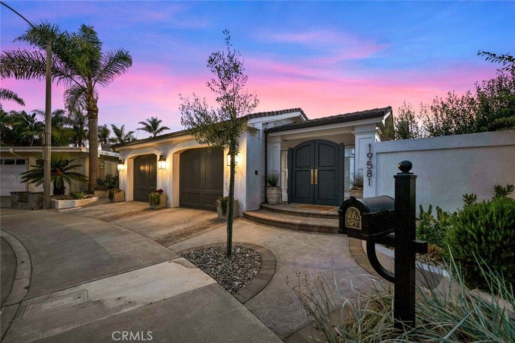 19581 Summer Breeze, Huntington Beach