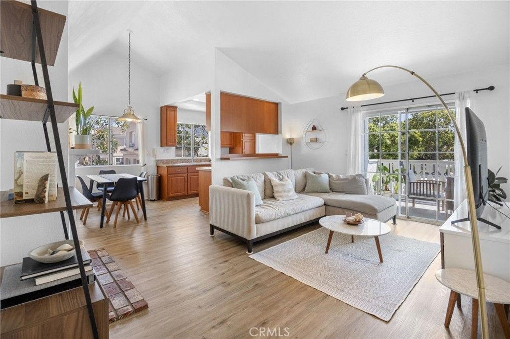 7841 Essex Drive # 202, Huntington Beach