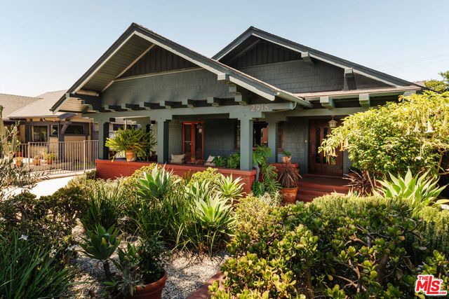 2915 S Budlong Avenue, Los Angeles
