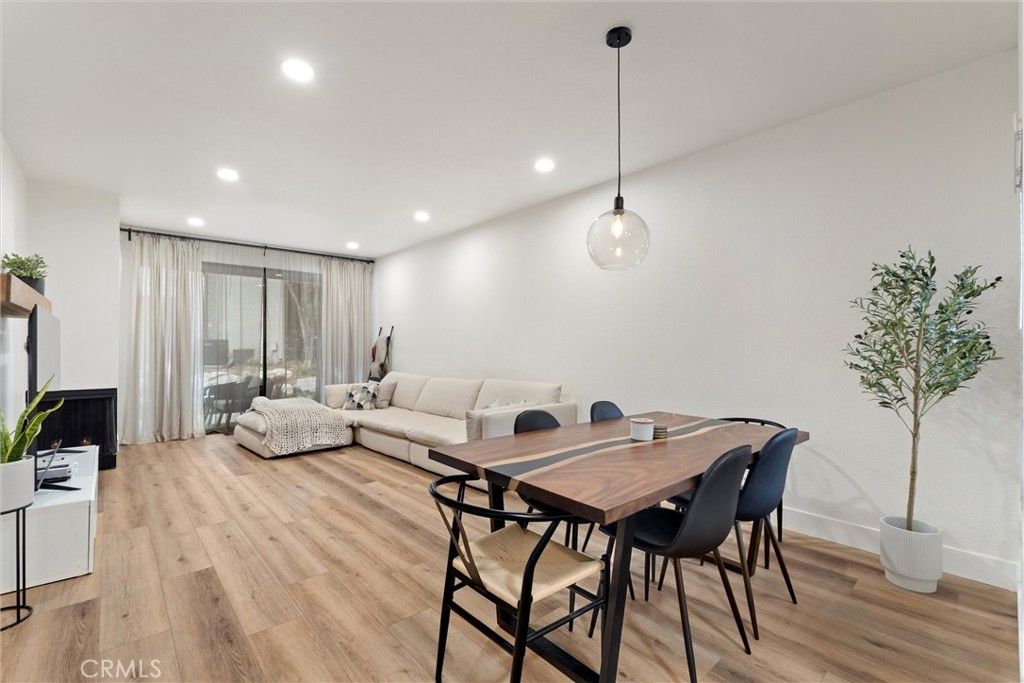 2504 W Macarthur Boulevard # I, Santa Ana