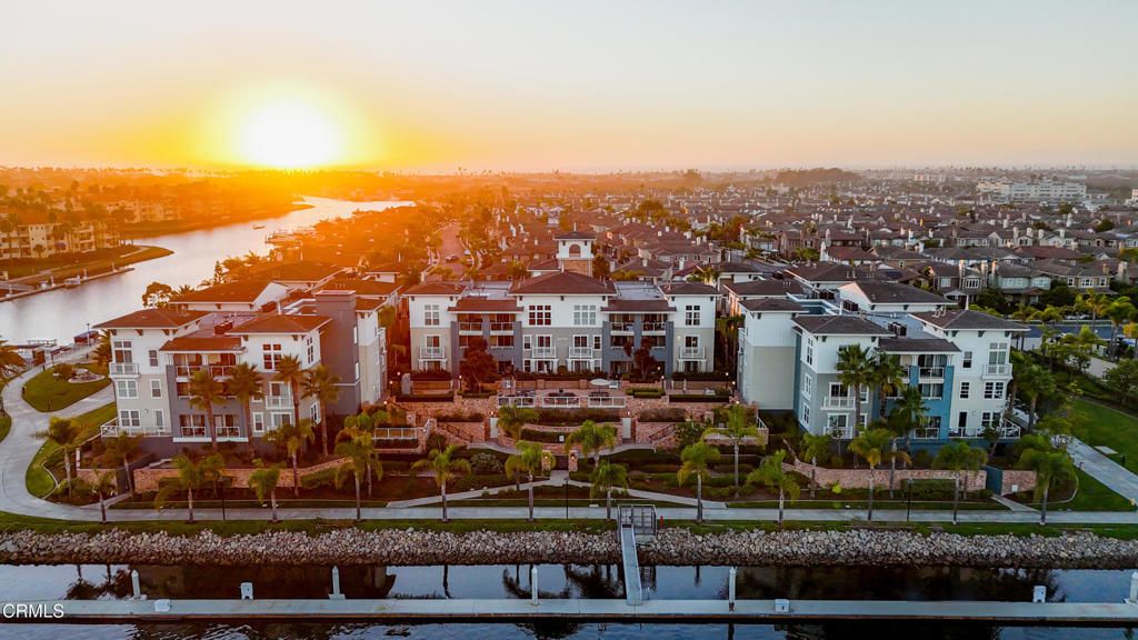 1560 Seabridge Lane, Oxnard