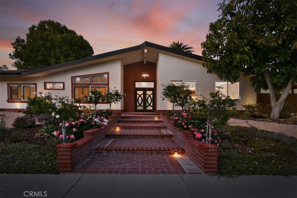 5124 Boda Place, Woodland Hills