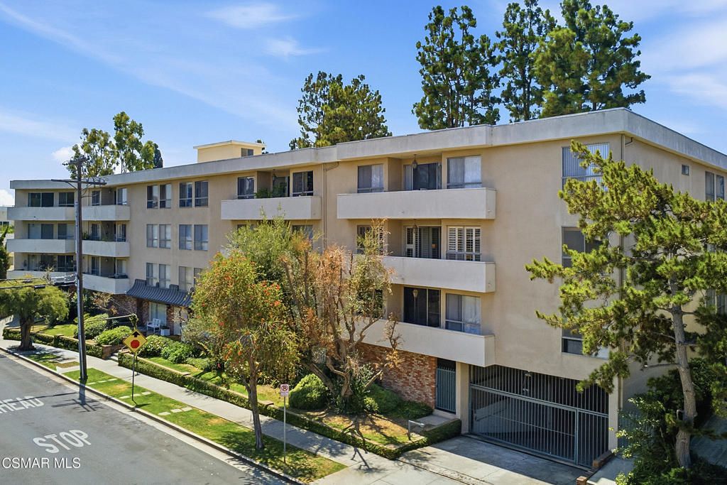 10650 Holman Avenue # 202, Los Angeles