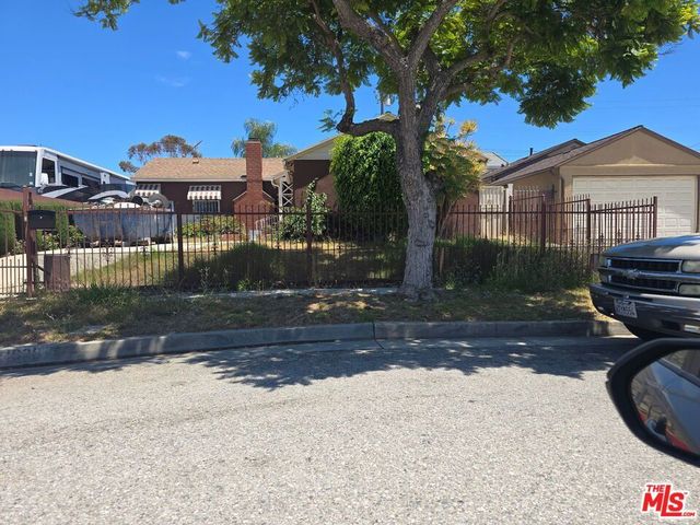 11908 Daleside Avenue, Hawthorne