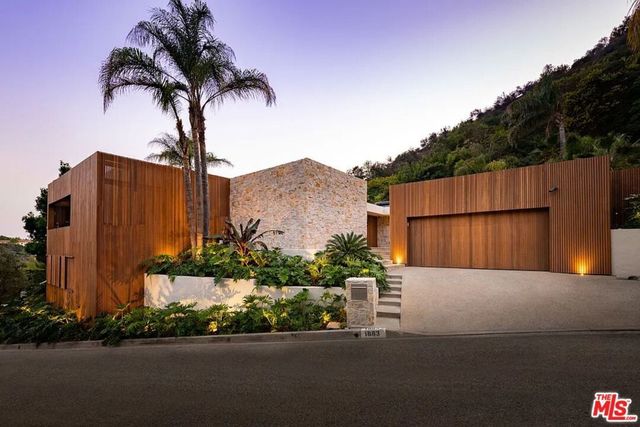 1883 Rising Glen Road, Los Angeles