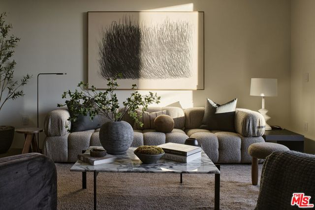 8420 W Sunset Boulevard # 703, West Hollywood