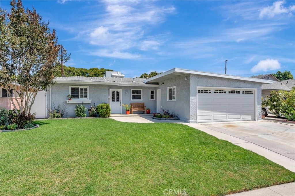 3464 Iroquois, Long Beach