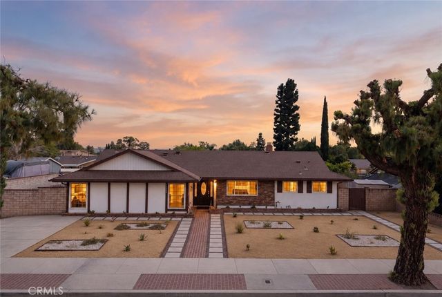20800 Chatsworth Street, Chatsworth