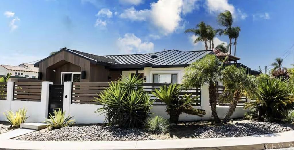 3761 Oleander Dr, San Diego