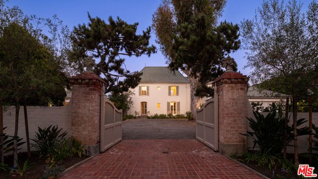 528 Chautauqua Boulevard, Los Angeles