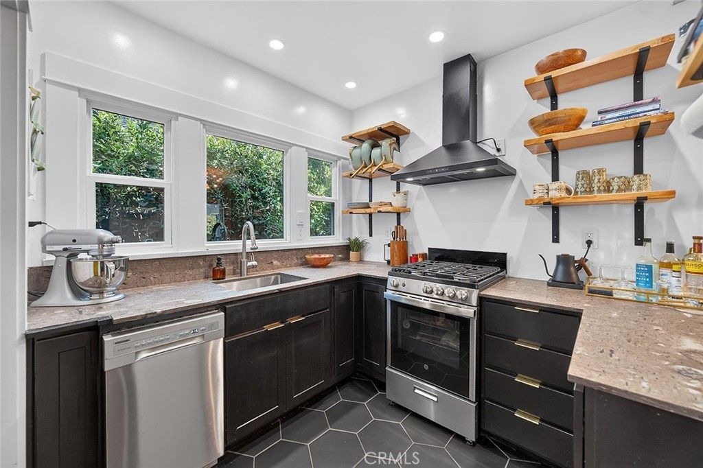 523 Olive, Long Beach