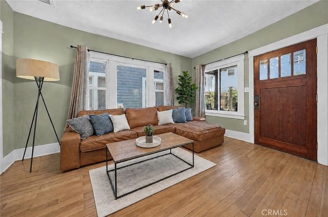 523 Olive, Long Beach