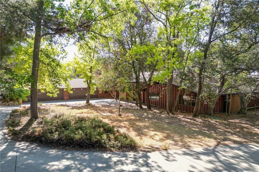 677 N Deodar, Bradbury