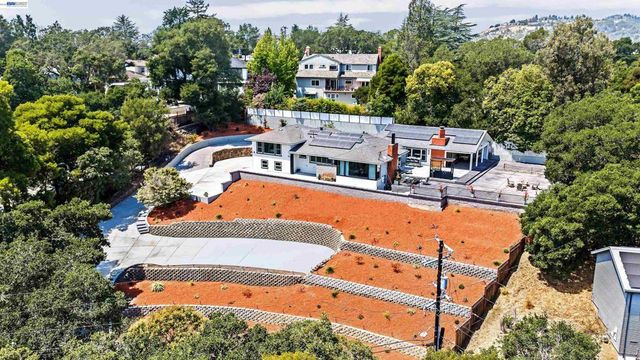 4363 Short Hill Road, Oakland