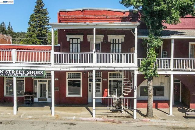 525 Main St., Weaverville