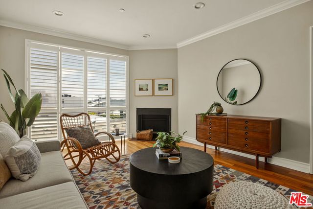 837 N Hudson Avenue # 402, Los Angeles