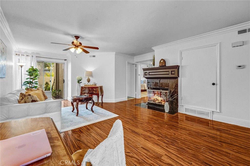 21122 Aqua, Mission Viejo