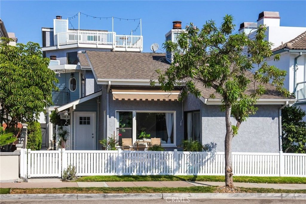 119 2nd Street, Seal Beach