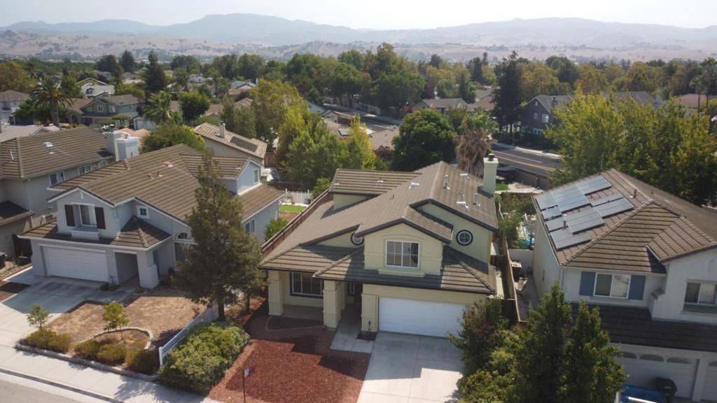 711 Hillock Drive, Hollister