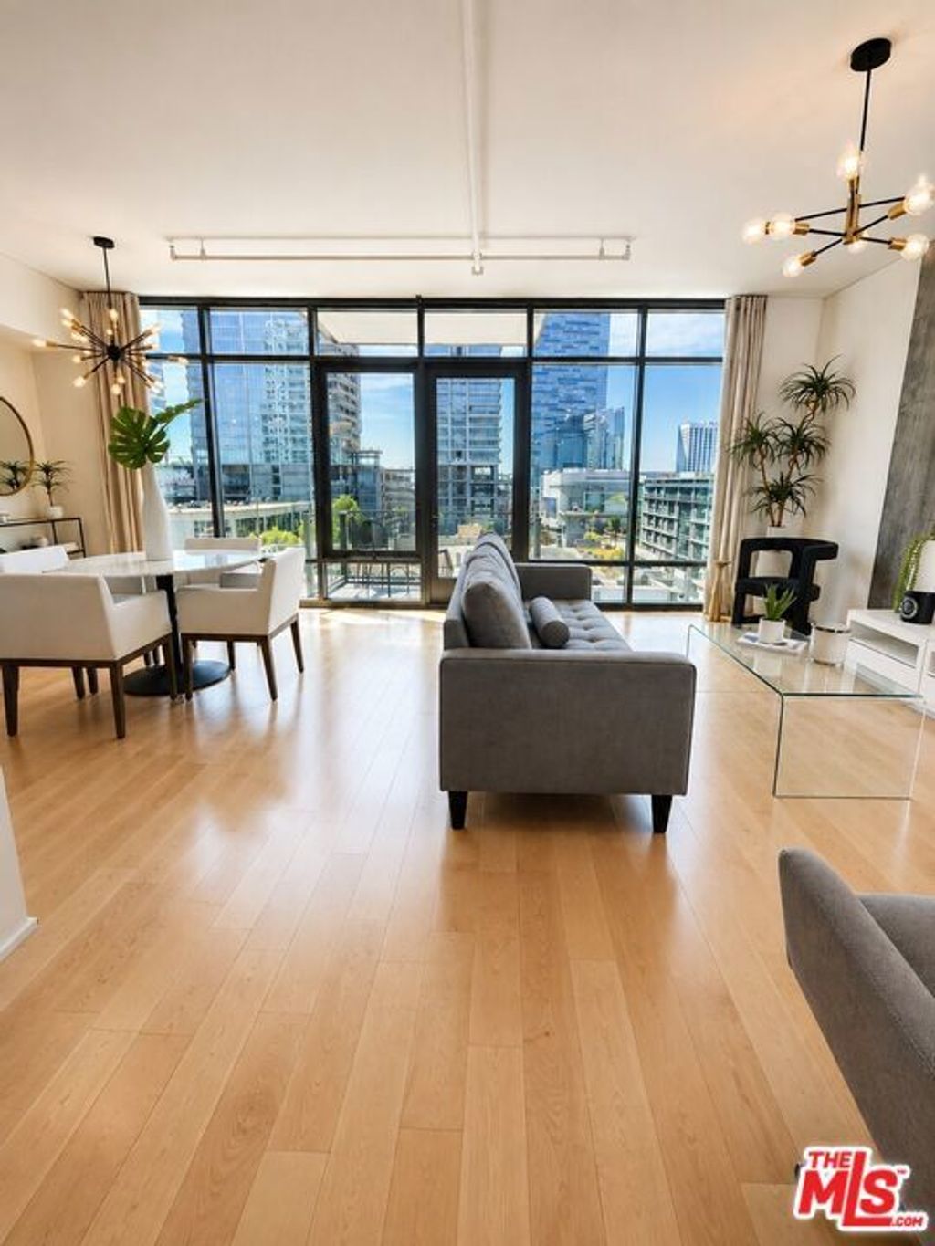 1100 S Hope Street # 814, Los Angeles