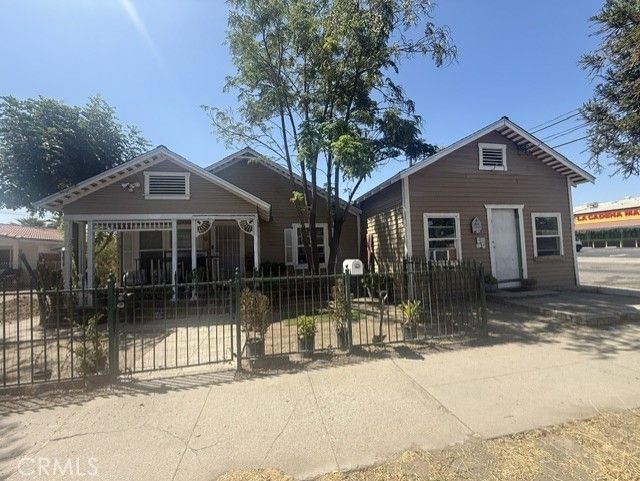 1087 W 9th, San Bernardino