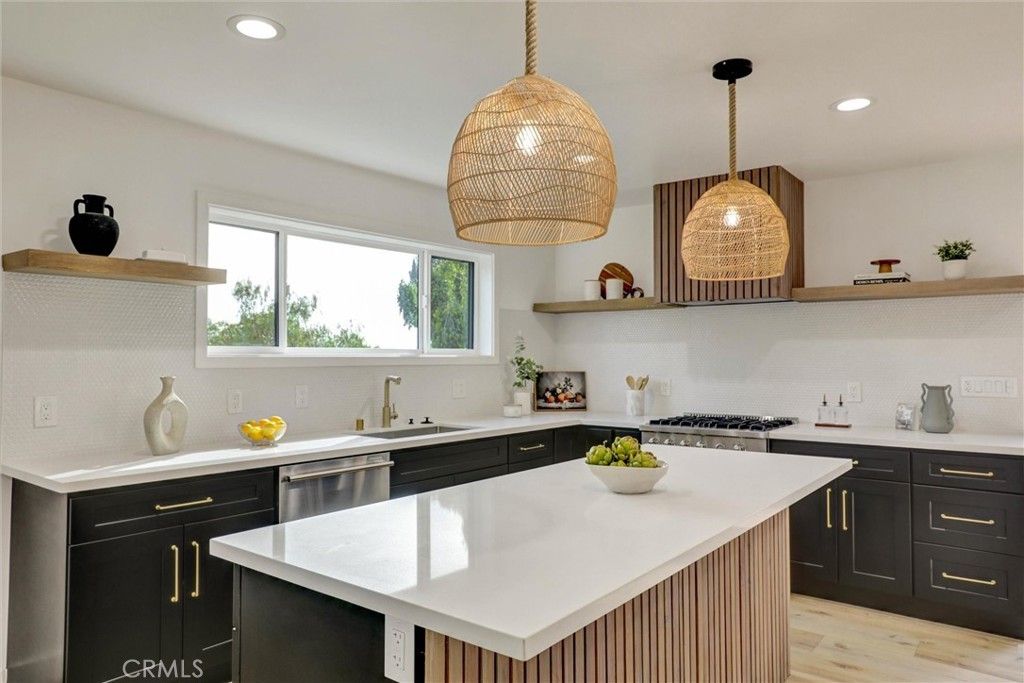 5218 Barker Drive, Los Angeles
