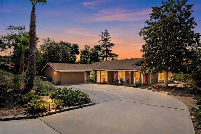 720 Carnation Lane, Fallbrook