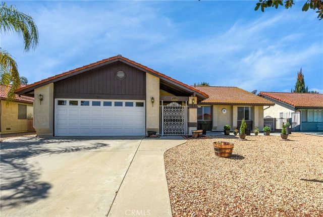 2115 Flame Tree, Hemet