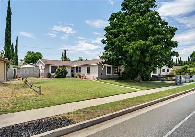 7921 Fallbrook, West Hills