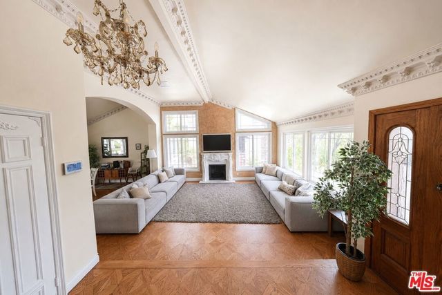 6705 Corie Lane, West Hills
