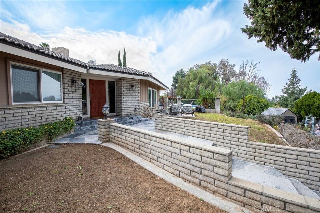 23144 Twin Canyon, Grand Terrace