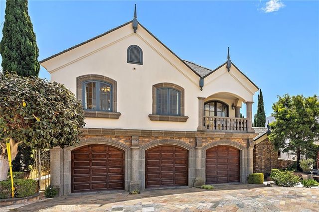 108 Kings Place, Newport Beach