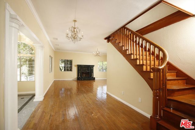 4915 El Canto Drive, Los Angeles