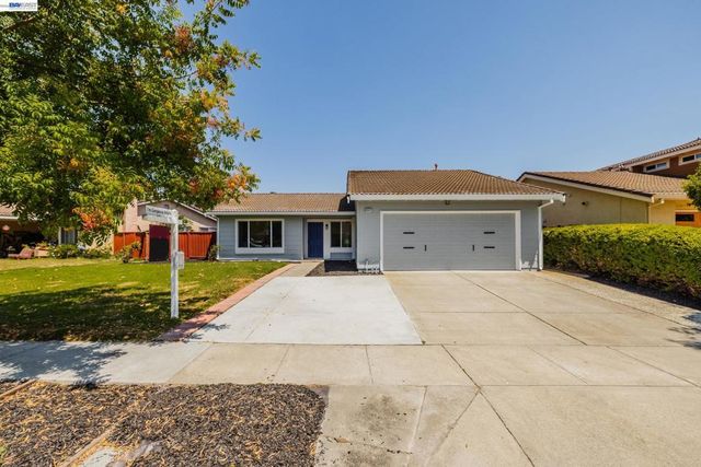 33457 Caliban Dr, Fremont