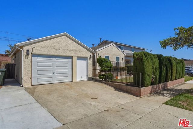 11612 Cimarron Avenue, Hawthorne