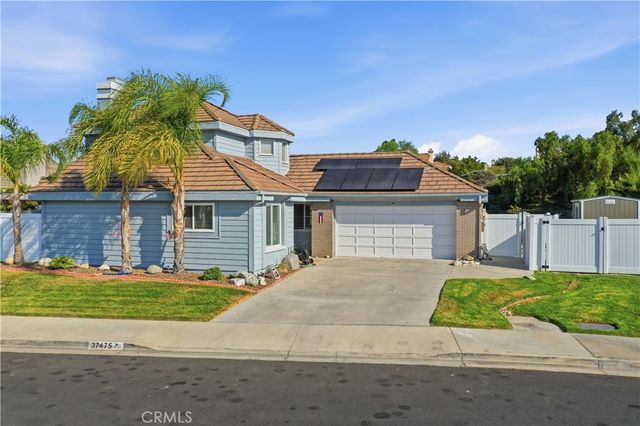 37475 Cole Creek Court, Murrieta