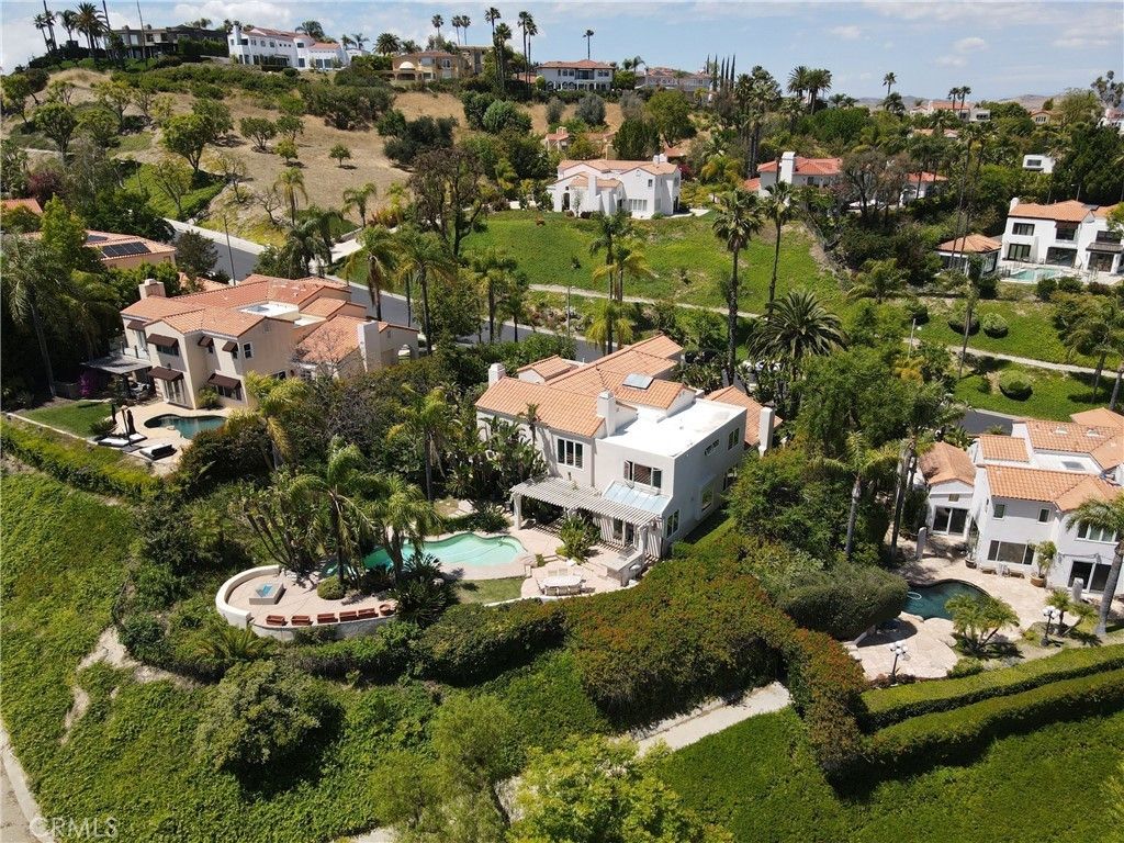 24142 Park Riviera, Calabasas