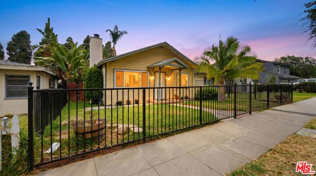 6229 Canobie Avenue, Whittier
