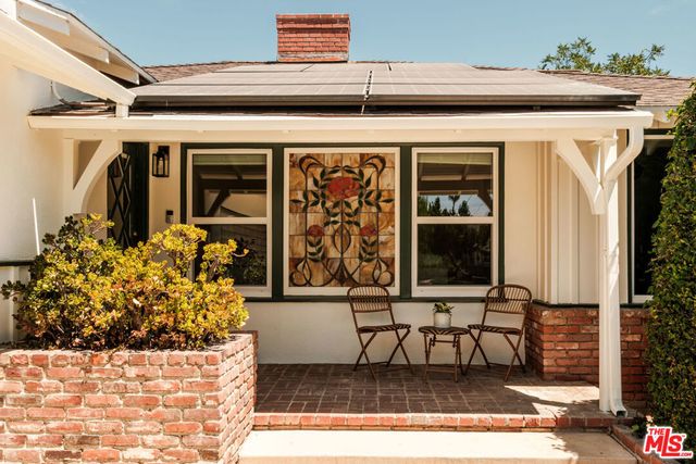 5640 Greenbush Avenue, Los Angeles