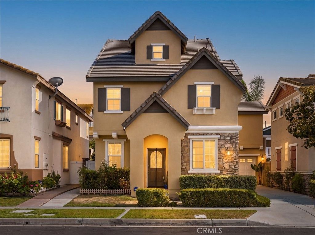 7927 Glide Path Court, Chino