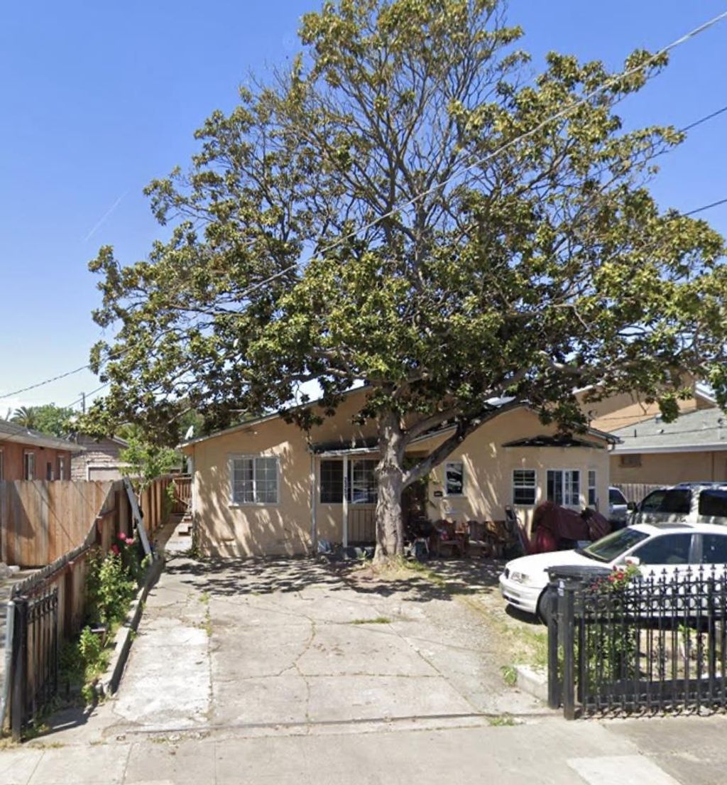 2351 Ralmar Avenue, East Palo Alto