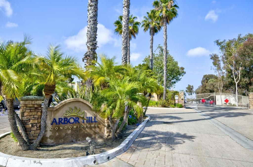 432 Edgehill Ln # 32, Oceanside