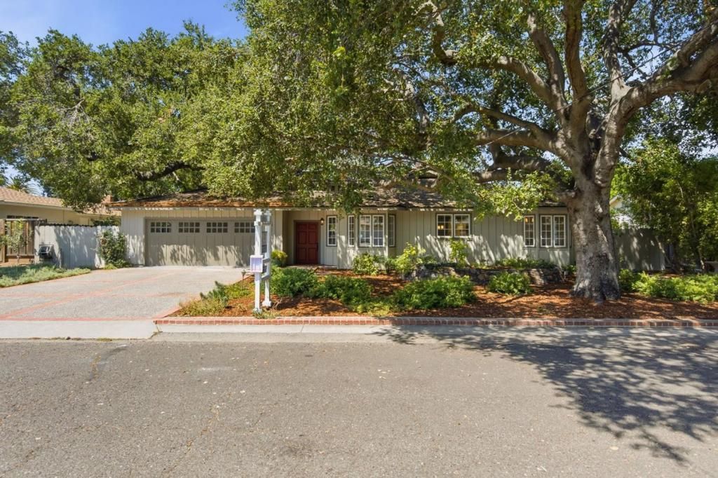 1021 Alegre Avenue, Los Altos