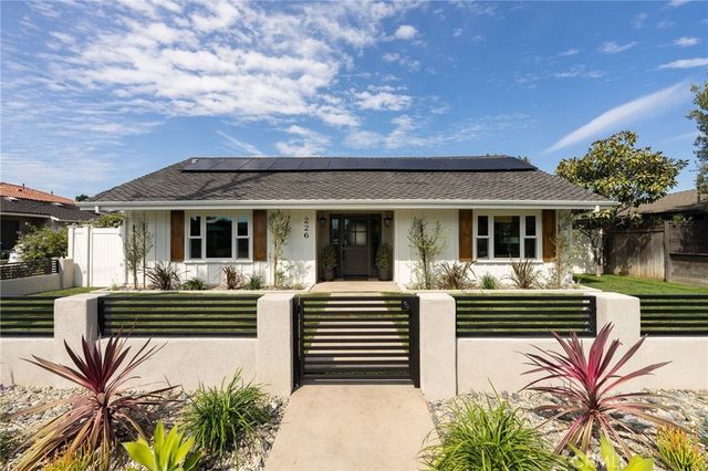 226 Santa Isabel Ave, Costa Mesa