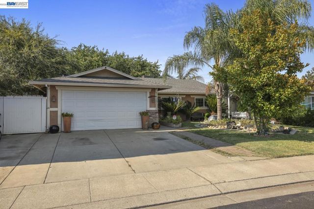 1427 Snyder St, Manteca